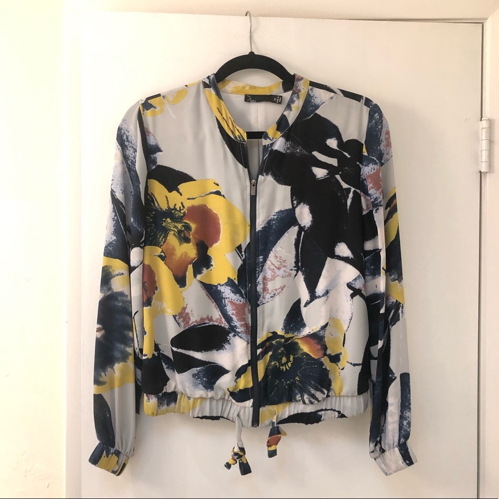 Noir zip up printed blouse